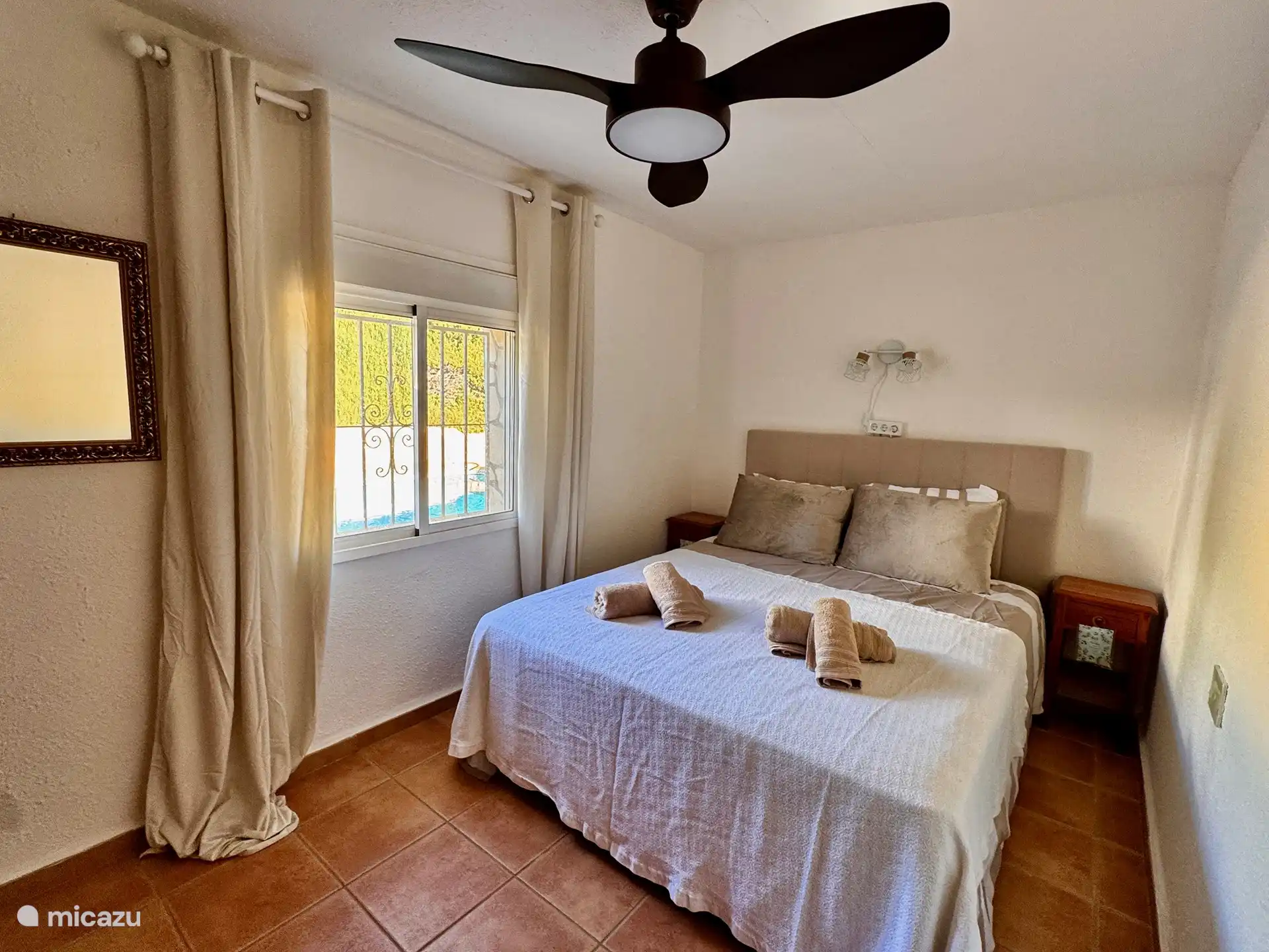 Schlafzimmer 1 ein Doppelbett Appartement 2