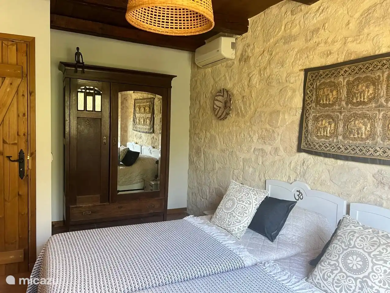 Das zweite Schlafzimmer ist ebenfalls mit einer Klimaanlage ausgestattet