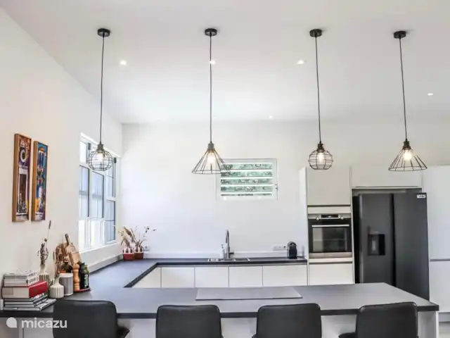 Séjour à Dushi | Curaçao, Curaçao-Centre, Willemstad - villa cuisine avec tous les appareils machine à laver, four, etc.