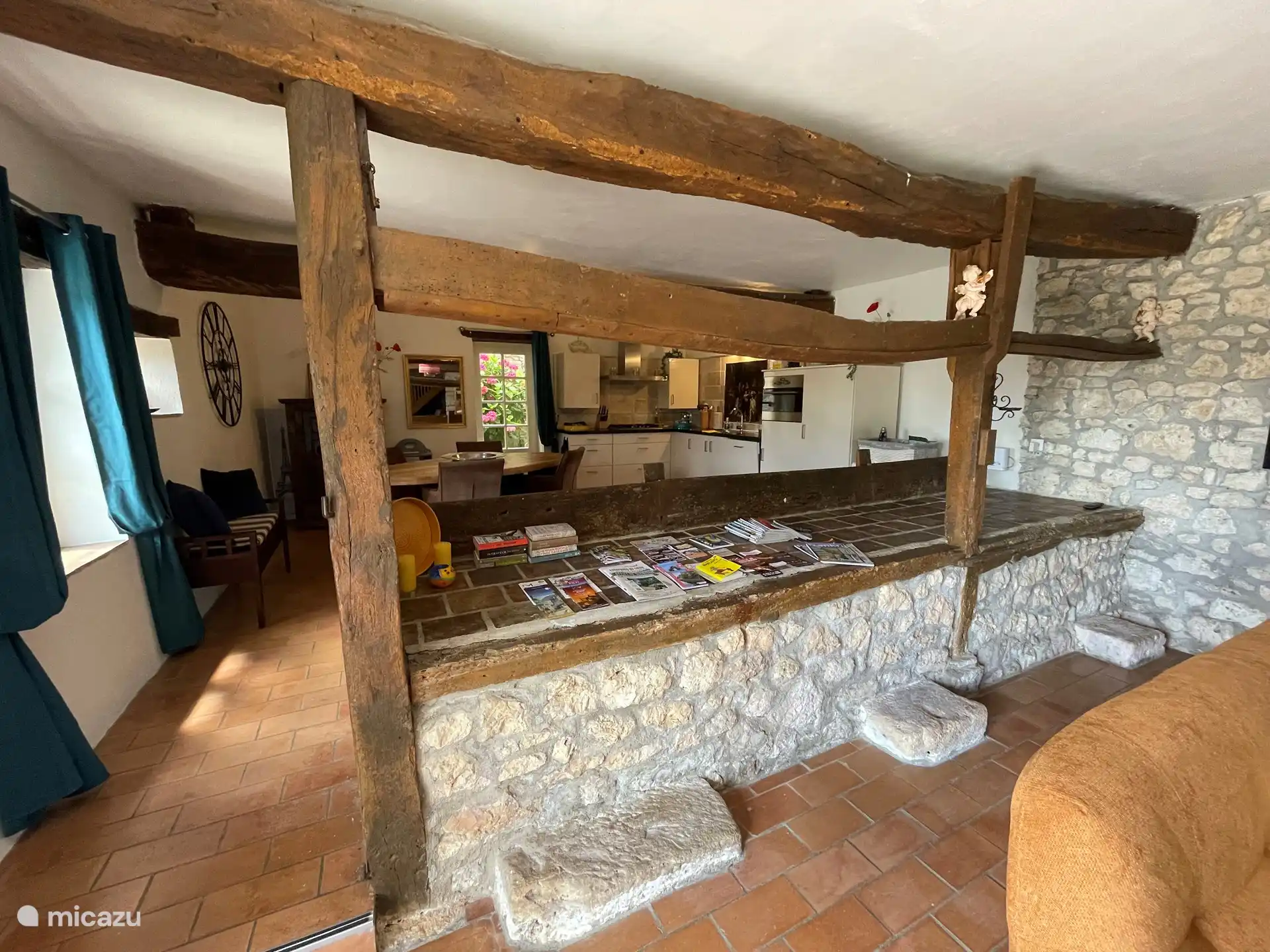 Se han conservado los detalles auténticos. En esta foto se pueden ver los lugares de alimentación donde se alimentaban las vacas. 