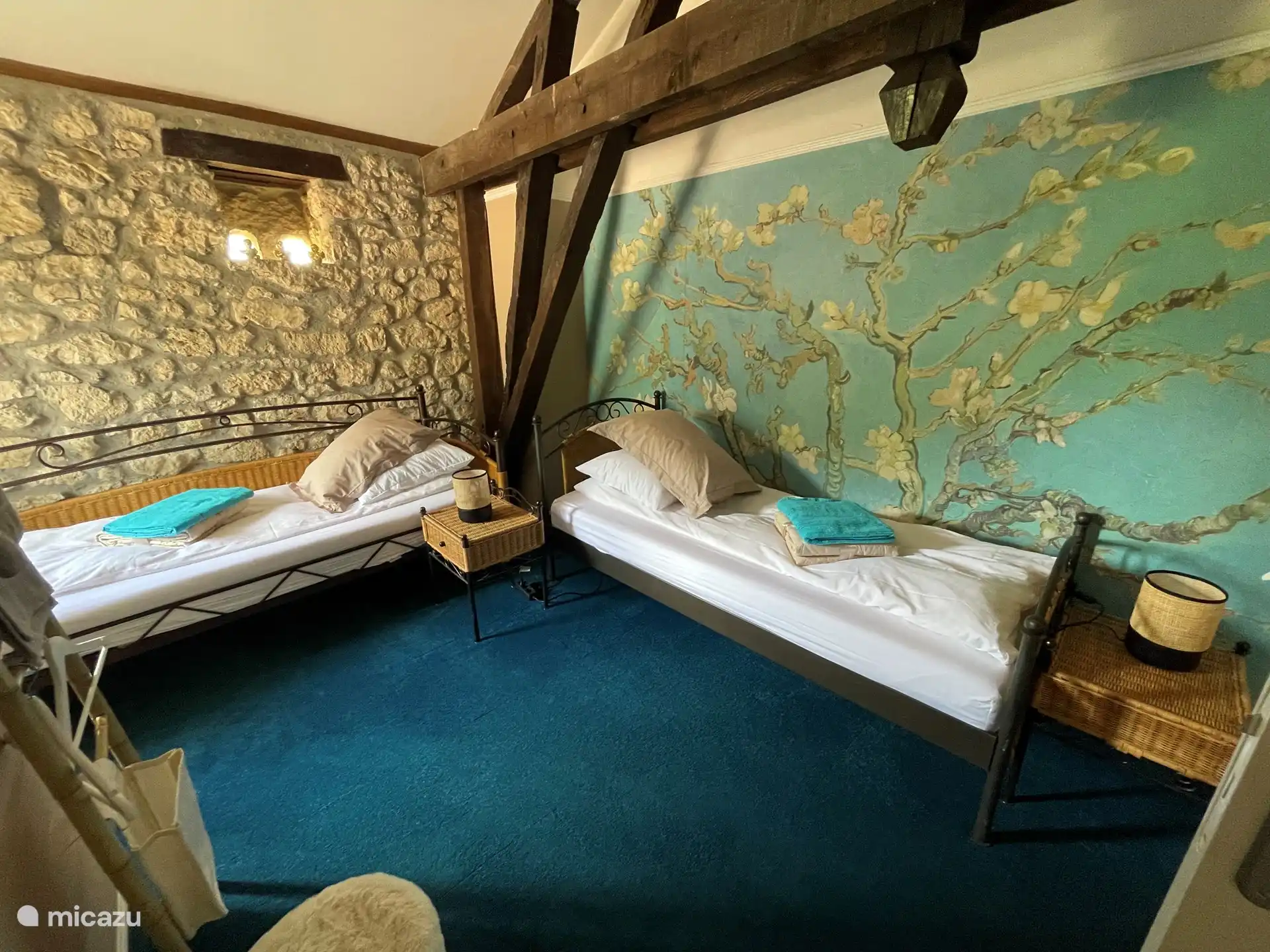 El primer dormitorio tiene 2 camas individuales. Por supuesto, la habitación tiene aire acondicionado 