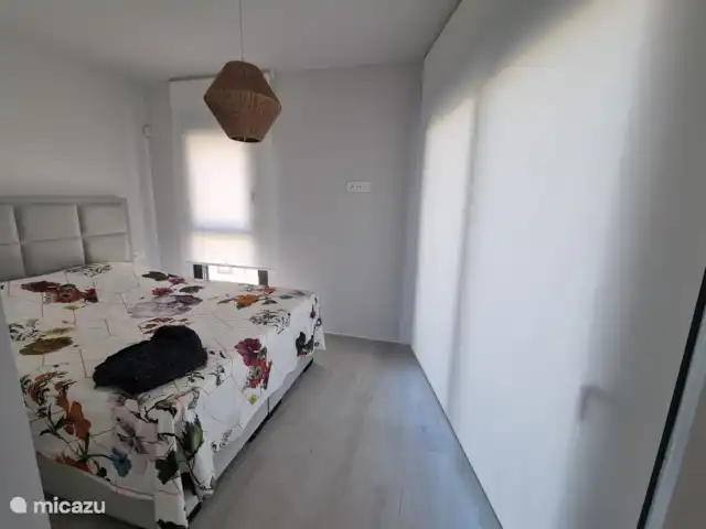 Soleil - Villamartin | Espagne, Costa Blanca, Villamartin - appartement Chambre 1 - vue sur la piscine