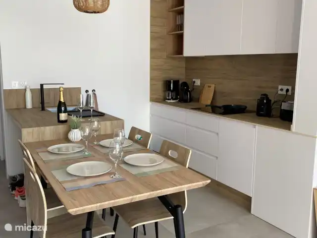 Casa Cielo Rosa | Espagne, Murcia, San Pedro del Pinatar - appartement La table à manger (extensible) peut accueillir 6 personnes.