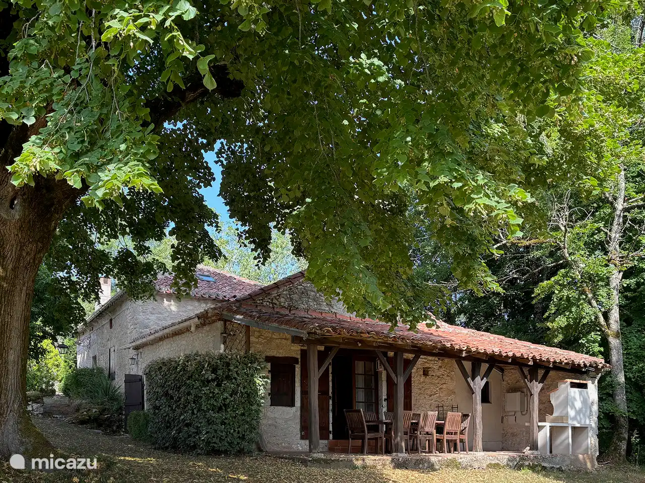 Gite La Bergerie
Onder de lindeboom (tilleul)