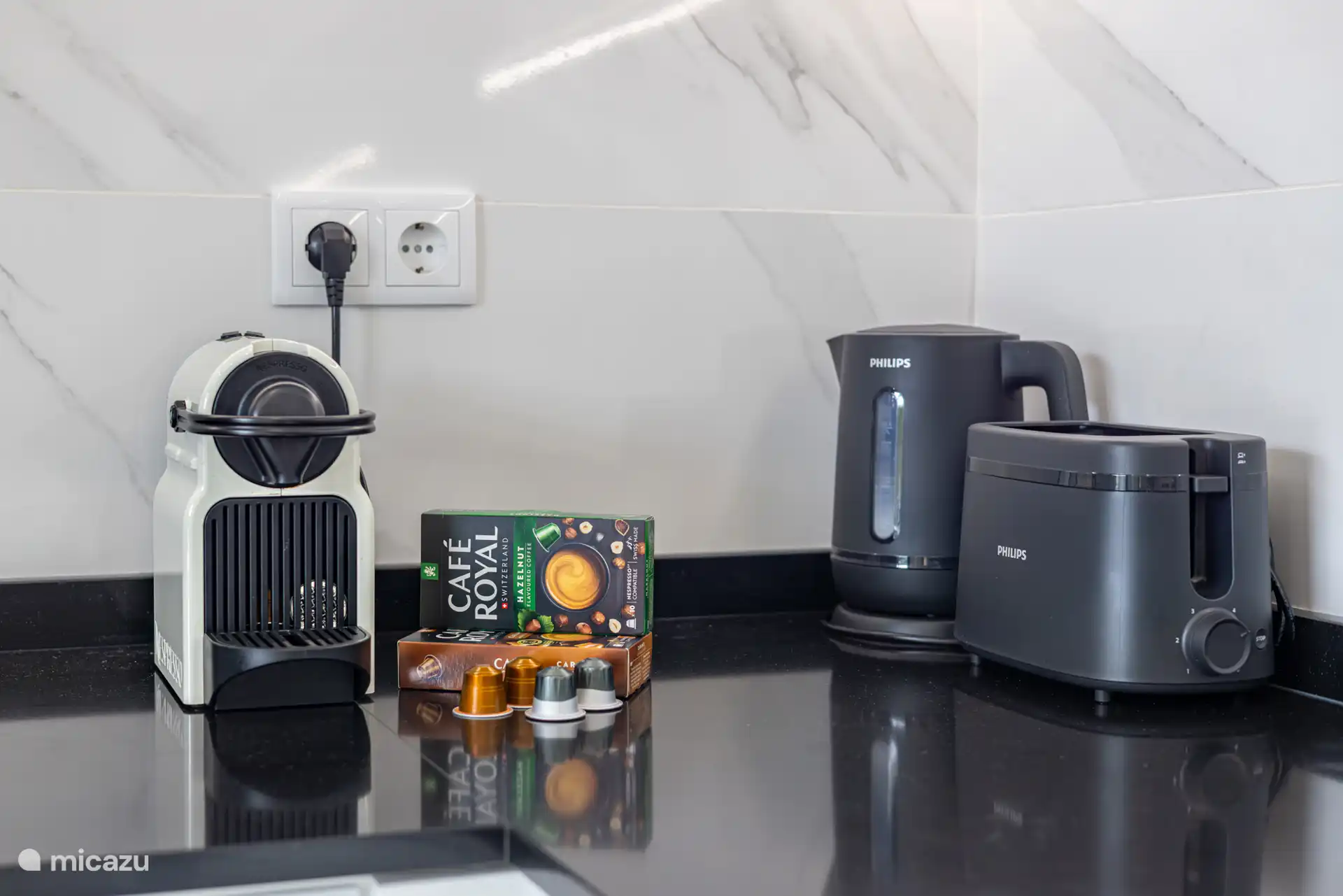 Café frais avec Nespresso.
Ou préférez-vous prendre une tasse de thé et des toasts ?