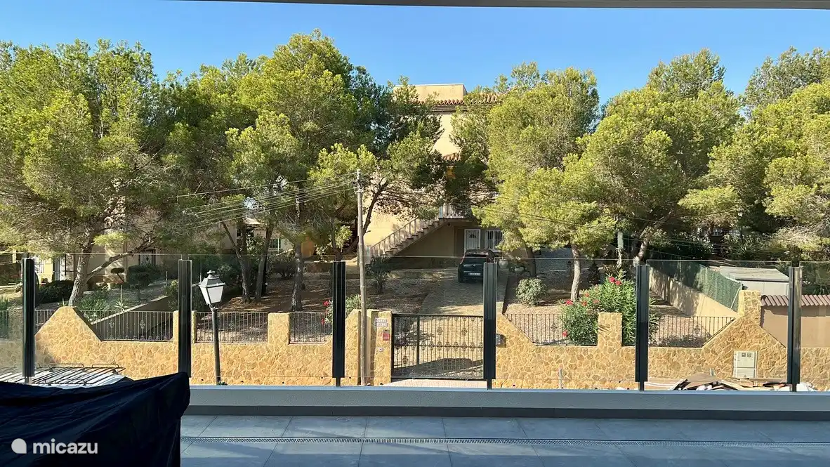 Vue de la terrasse tout droit devant