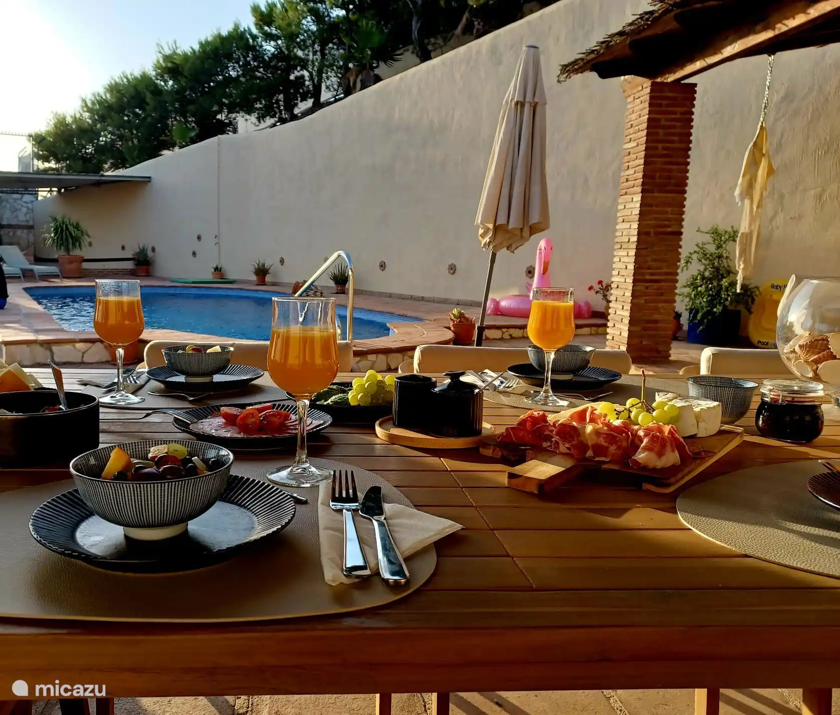 Desayuno en la terraza
