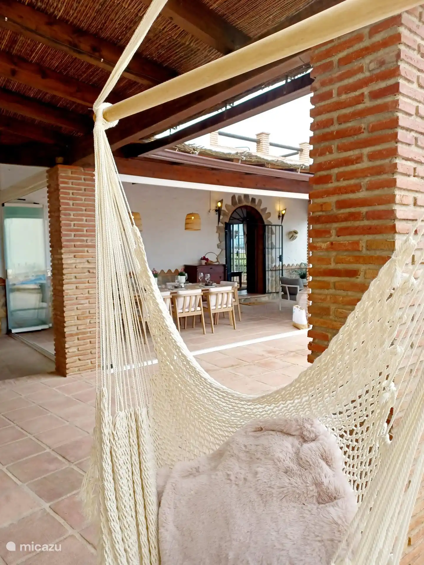 überdachte Terrasse