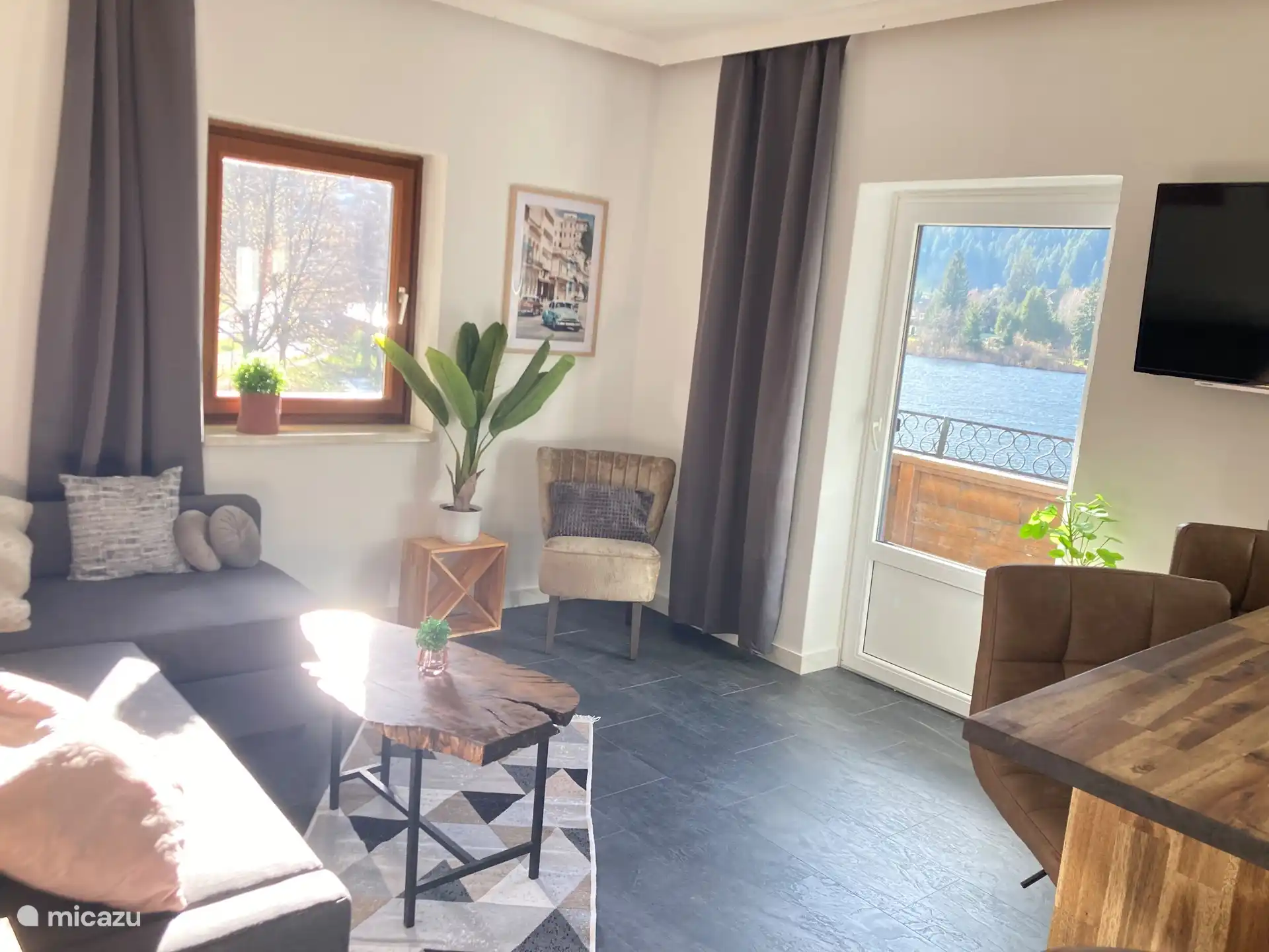 Wohnzimmer, Balkon, Seeblick 