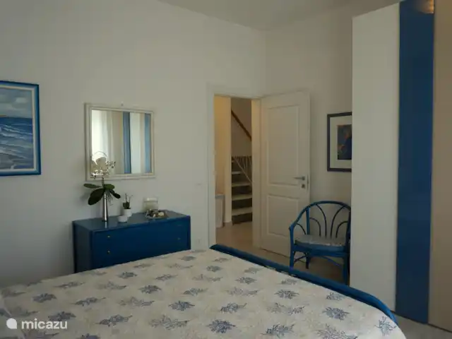 Villa Alcione a 350 mt de la playa en Italia, Toscana, Forte Dei Marmi - villa Habitación doble Blu con terraza y aire acondicionado
