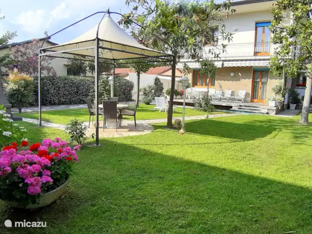 Villa Alcione a 350 mt de la playa en Italia, Toscana, Forte Dei Marmi - villa Jardín
