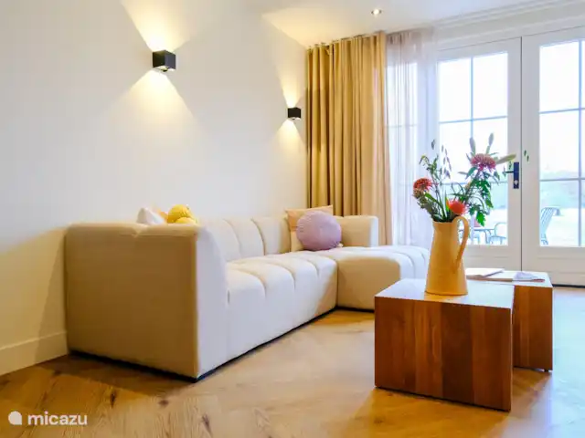 Boldiek - Landelijk huren in Nederland, Gelderland, Halle - appartement Zitkamer met openslaande terrasdeuren.