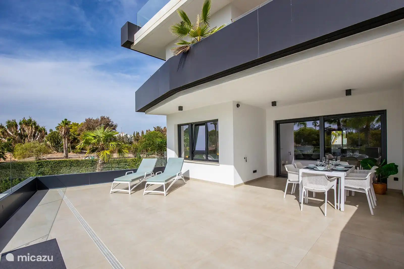 Geräumige Terrasse von mehr als 40m²