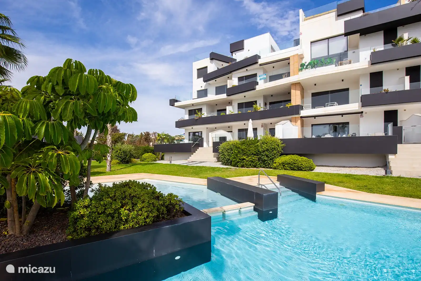 Einer der beiden Gemeinschaftspools.