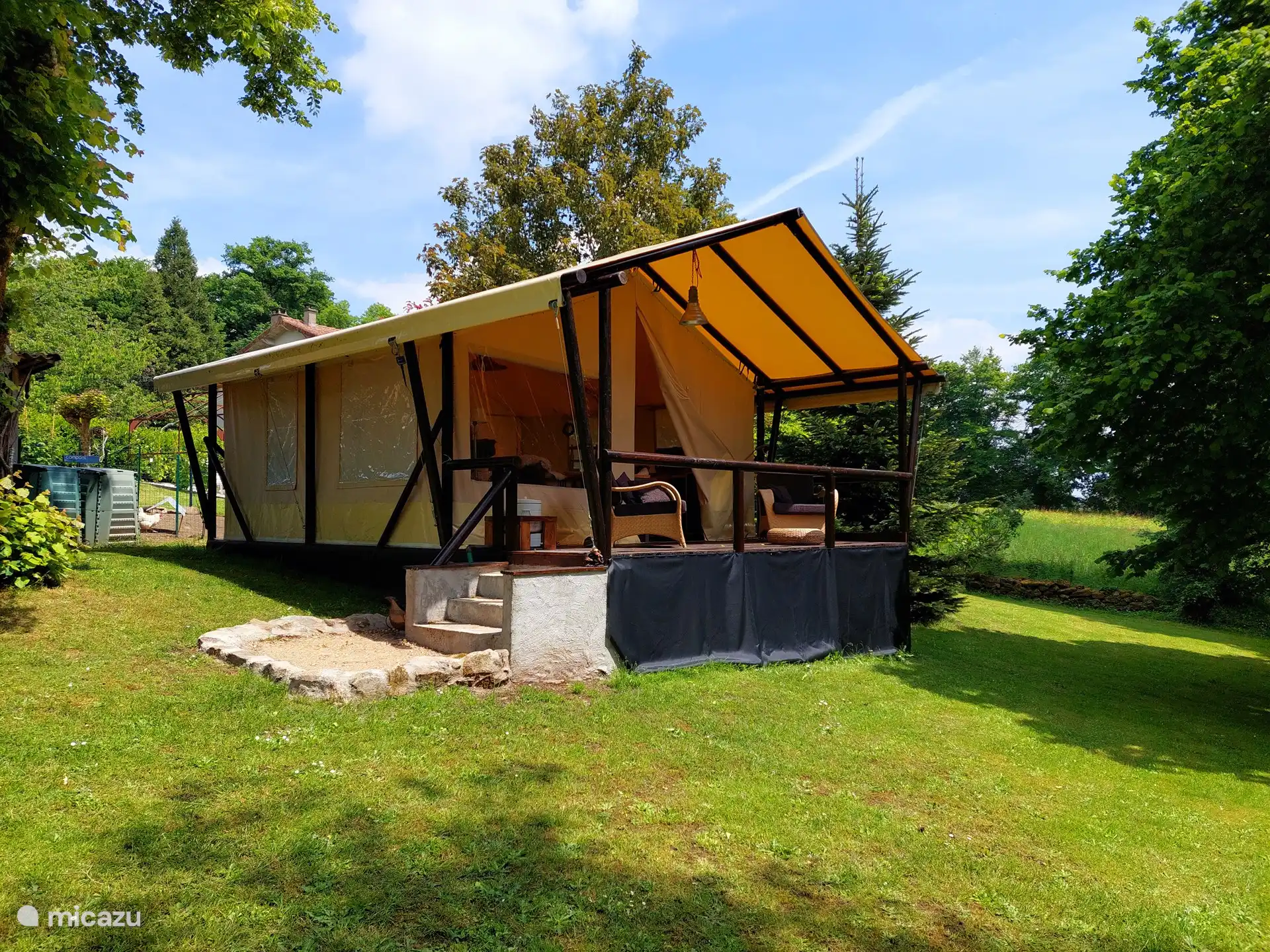 glamping / safari tent / yurt, Rouzède, Charente, France - safari tent Montizon