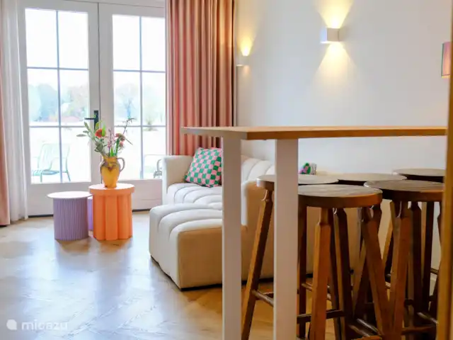 Bollock - Rétro | Pays-Bas, Gueldre, Halle - appartement Table à manger.