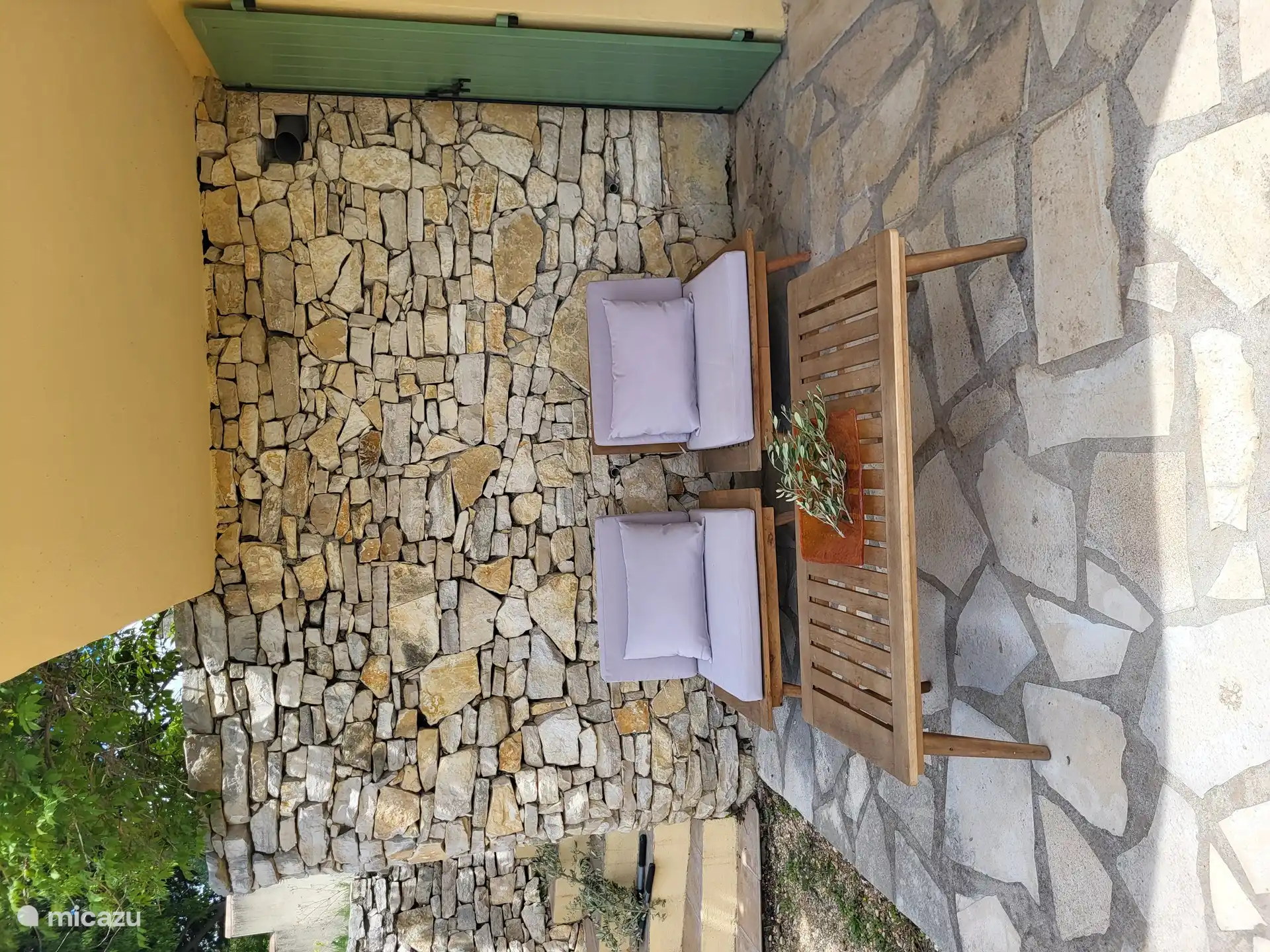 Seat at master bedroom gite 