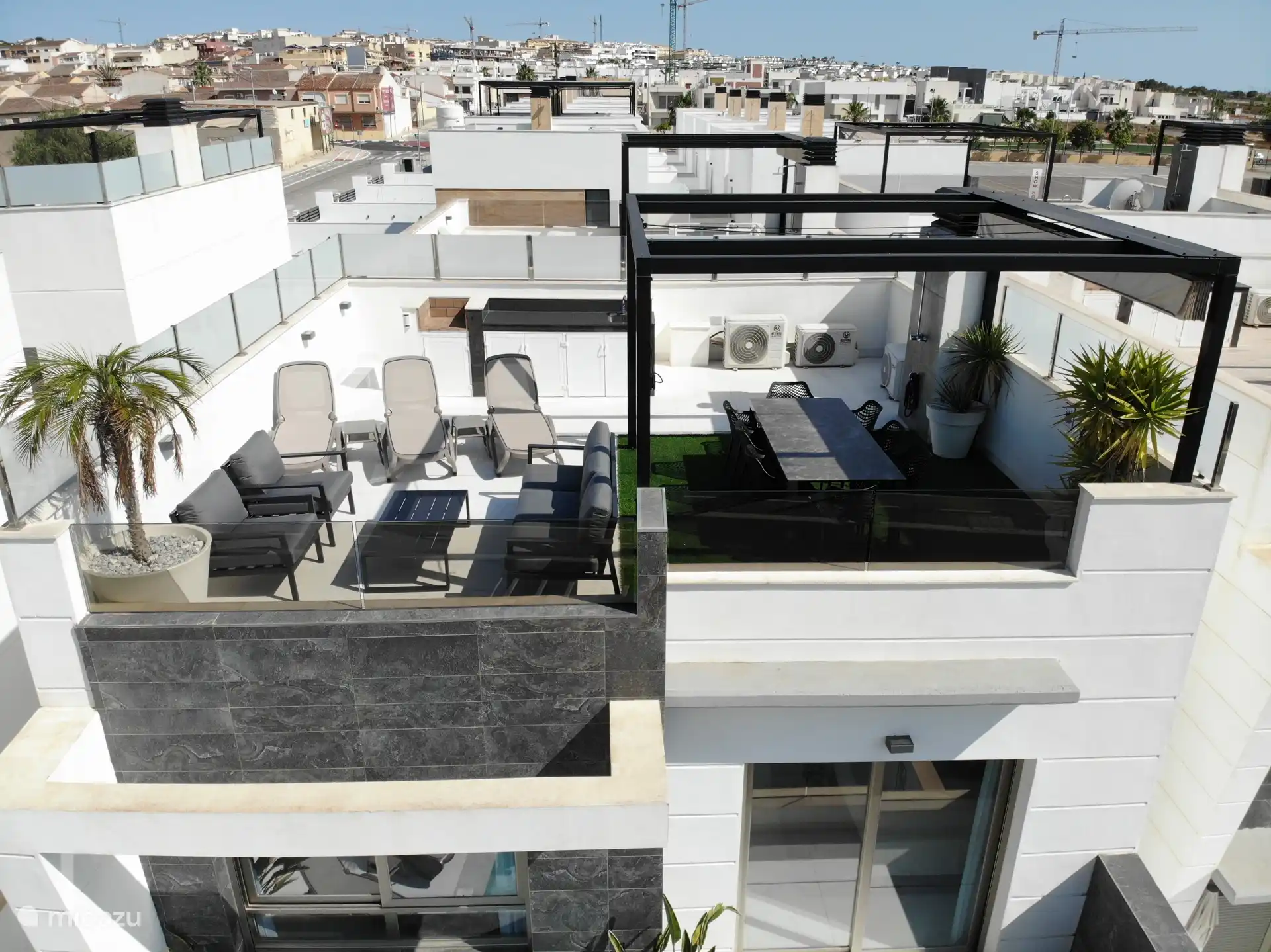 Dachterrasse mit Sichtschutzglas