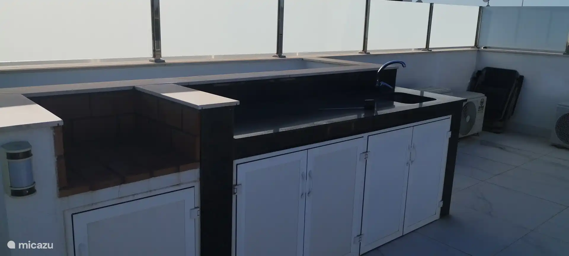 Außenküche auf der Dachterrasse 