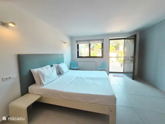 Villa Símera | Grèce, Zakynthos, Lythakia - villa 1 des 2 studios avec sa propre cuisine et salle de bain.