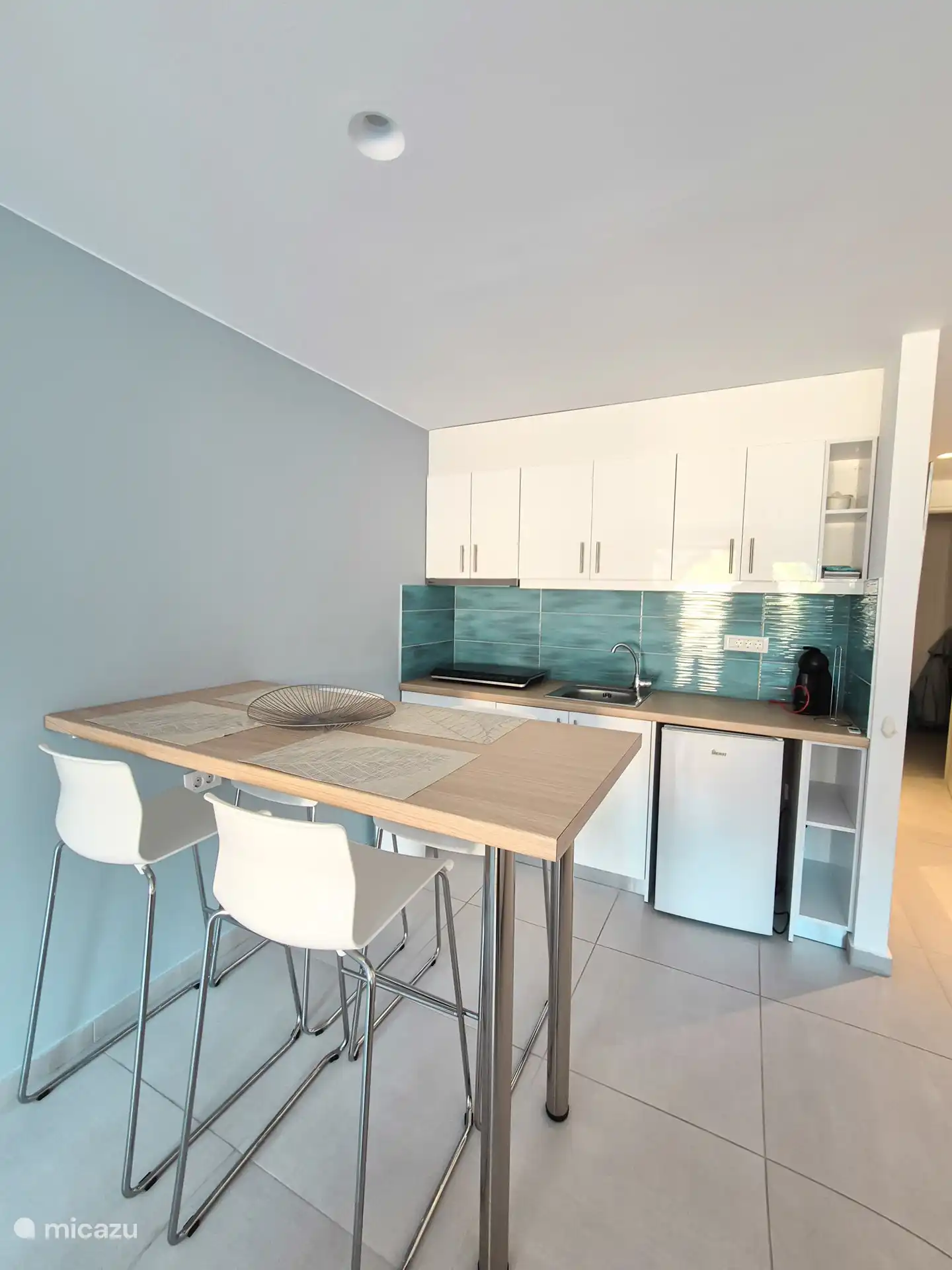 Kitchen in 1 of the studios.