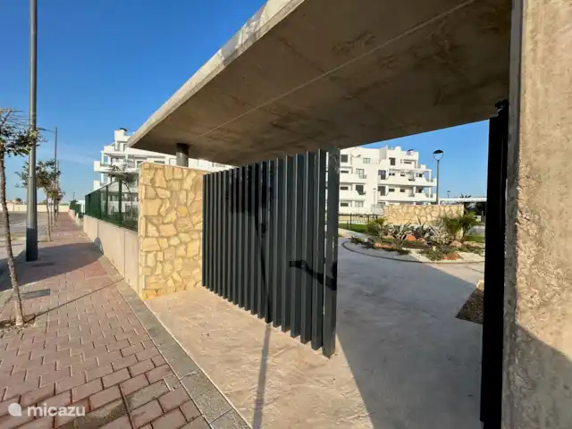 Location de Vacances Espagne, Murcia, Torre-Pacheco, appartement - Privé Entrée de la résidence privée de l’appartement Santa Rosalía