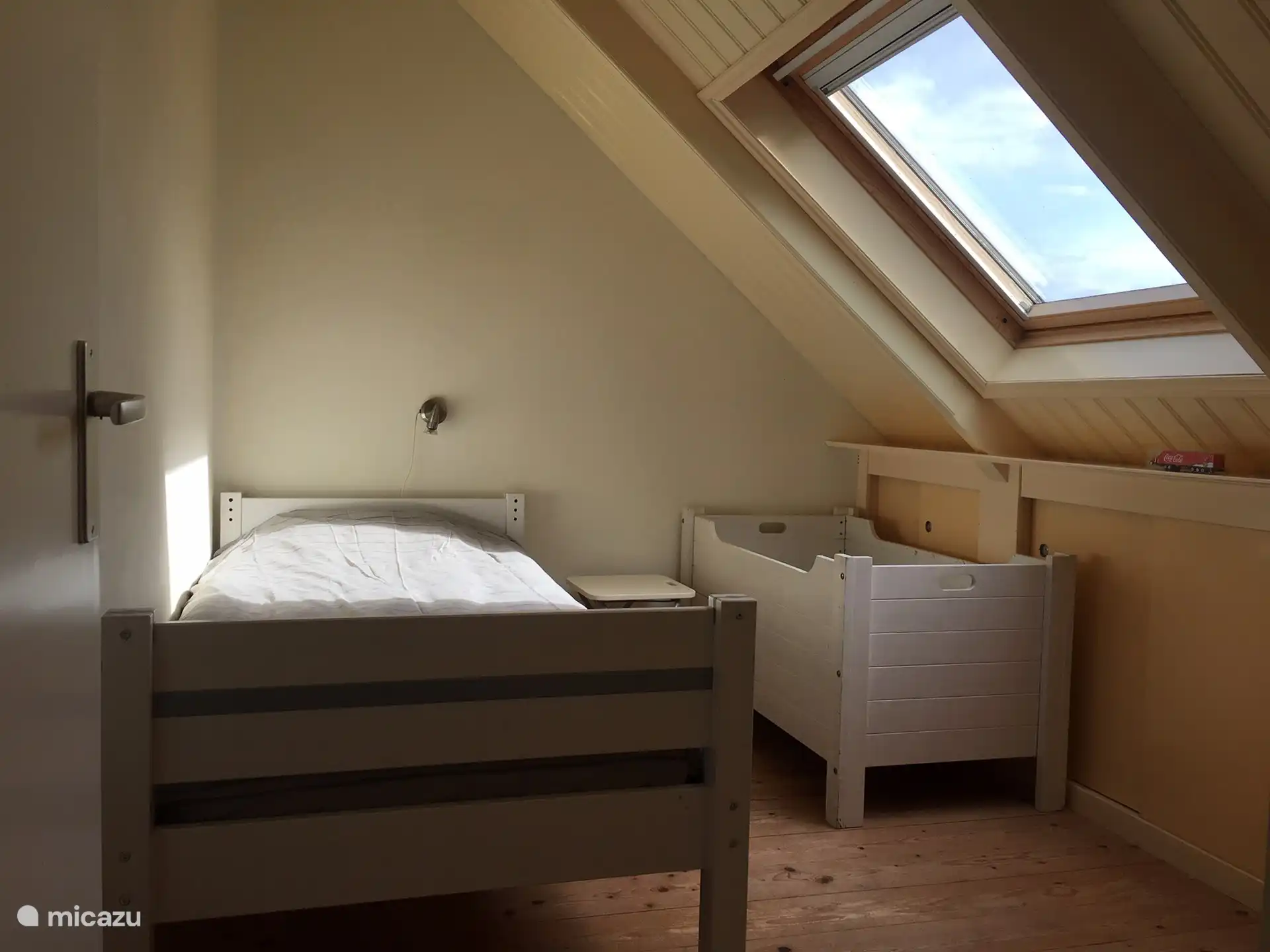 1-Personen-Zimmer mit Kinderbett, Schlafzimmer 3