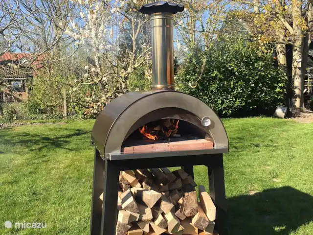 Maison de vacances n°1 | Pays-Bas, Groningue, Kloosterburen - maison de vacances Four à pizza, vous pouvez réserver la cuisson de la pizza.