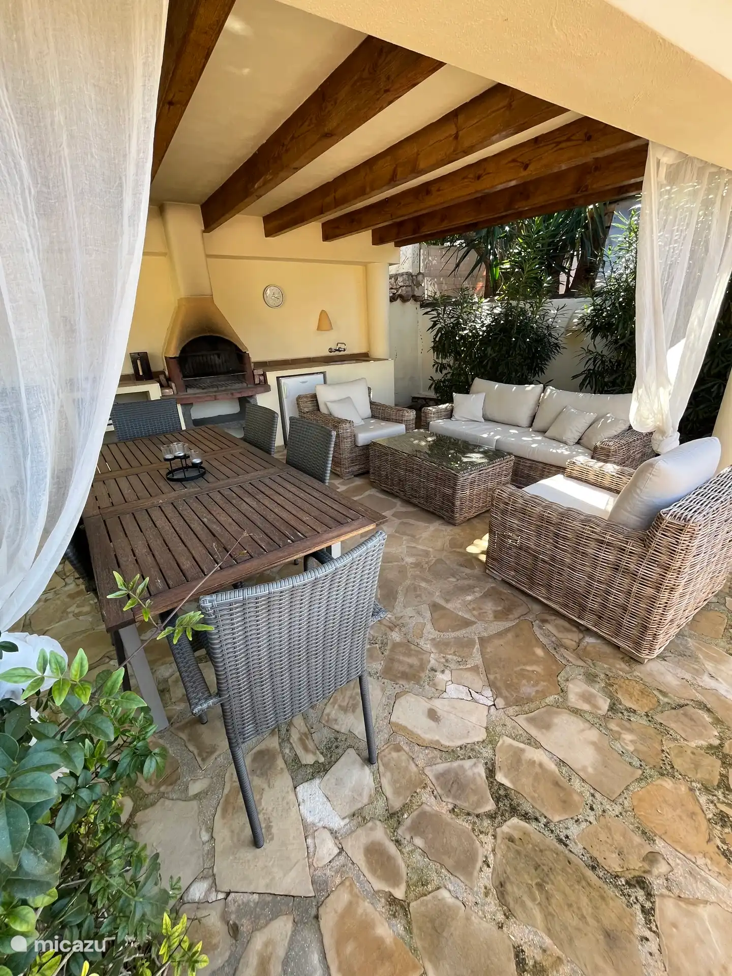 Juego de mesa y sala de comedor