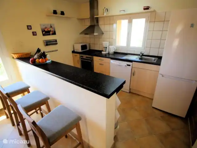 Villa Karina huren in Spanje, Costa Blanca, Benissa - villa Open keuken bovenverdieping met alle gemakken