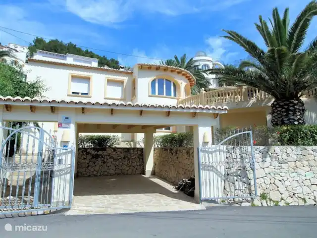 Villa Karina huren in Spanje, Costa Blanca, Benissa - villa Carport mer beveiligd hekwerk