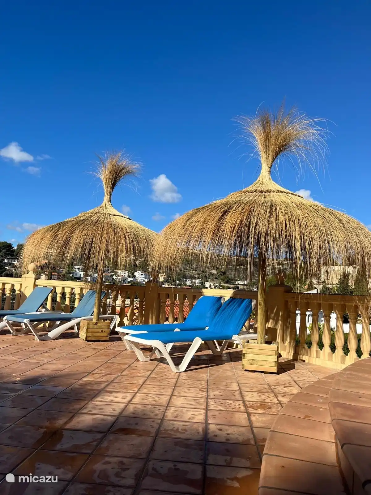 Genießen Sie unter dem Sonnenschirm von Ibiza 