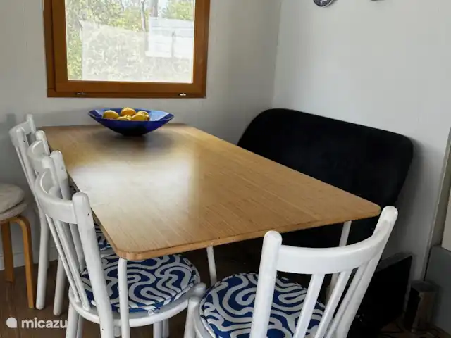 Vacquières, Parc le Duc n° 262 | France, Hérault, Vacquières - chalet Table à manger avec chaises et canapé