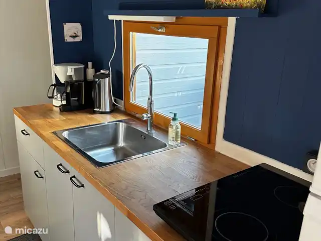 Vacquières, Parc le Duc n° 262 | France, Hérault, Vacquières - chalet
