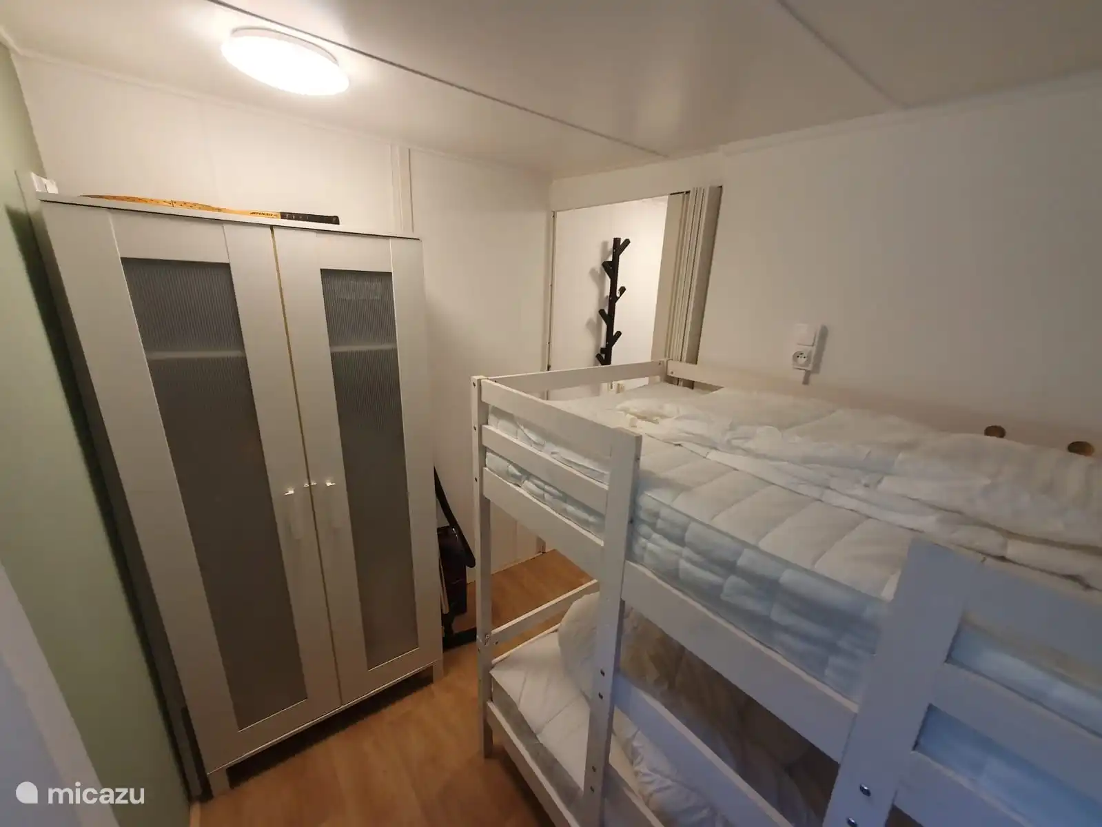 Schlafzimmer 2. Etagenbett (80/200 cm) und Stauschrank