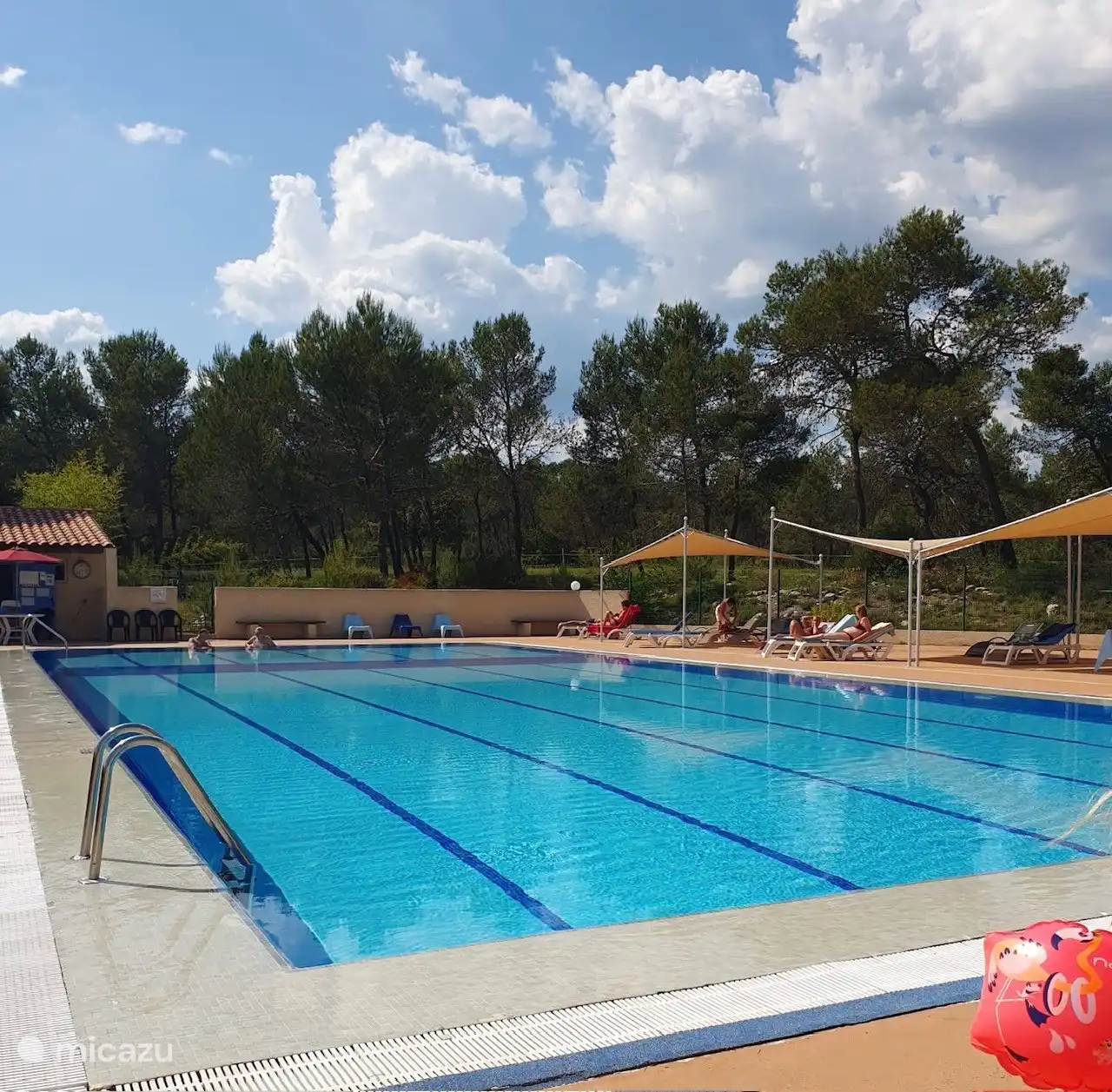 Schwimmbad im Parc le Duc