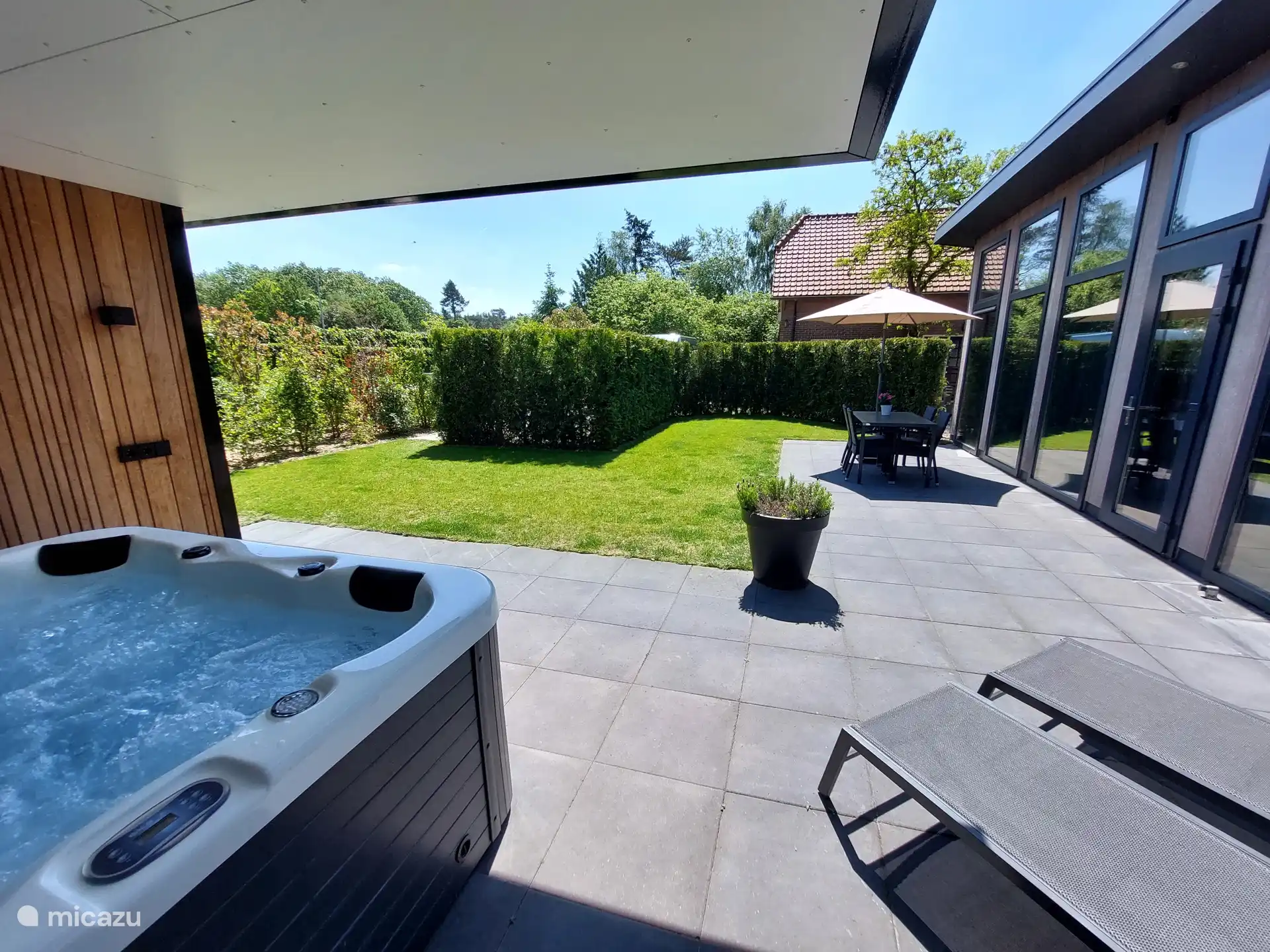Uitzicht vanuit jacuzzi