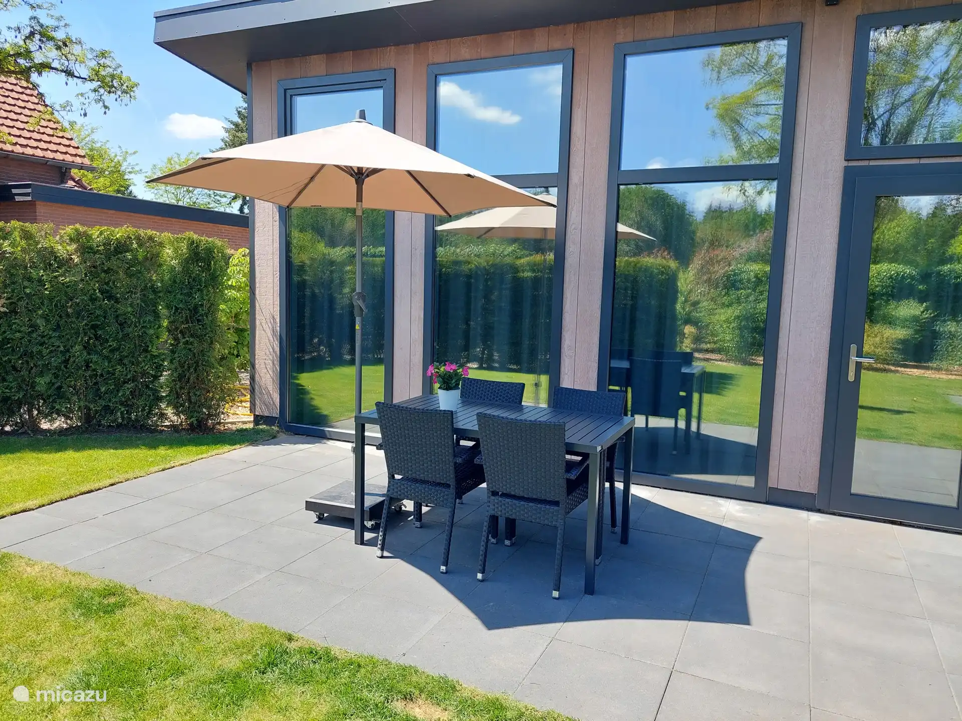 Tuinset met parasol