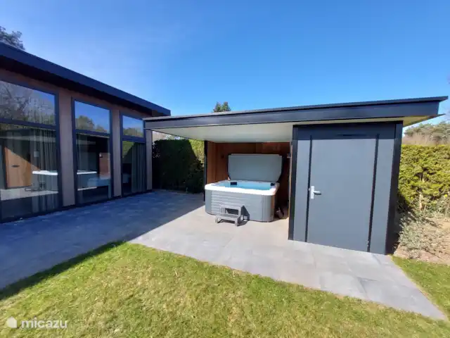 Bungalow confort con jacuzzi 01 en Países Bajos, Güeldres, Putten - casa vacacional Con espacio de almacenamiento para cualquier bicicleta.