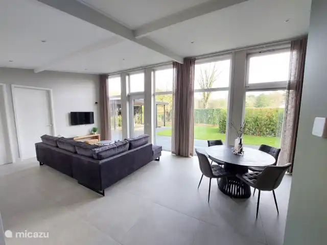 Bungalow confort con jacuzzi 01 en Países Bajos, Güeldres, Putten - casa vacacional ¡Mucha luz natural!