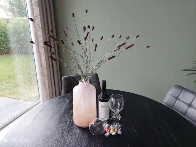 Bungalow confort con jacuzzi 01 en Países Bajos, Güeldres, Putten - casa vacacional ¡Deliciosa botella de vino a la llegada!