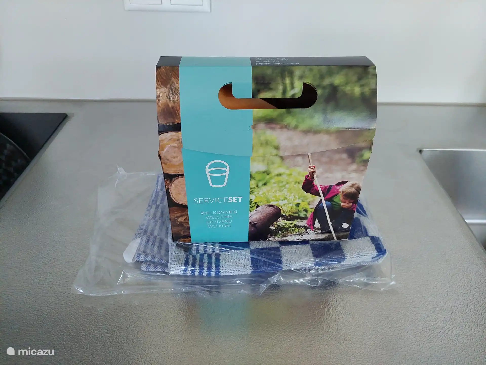 Keukendoek, theedoek en schoonmaakpakketje inbegrepen