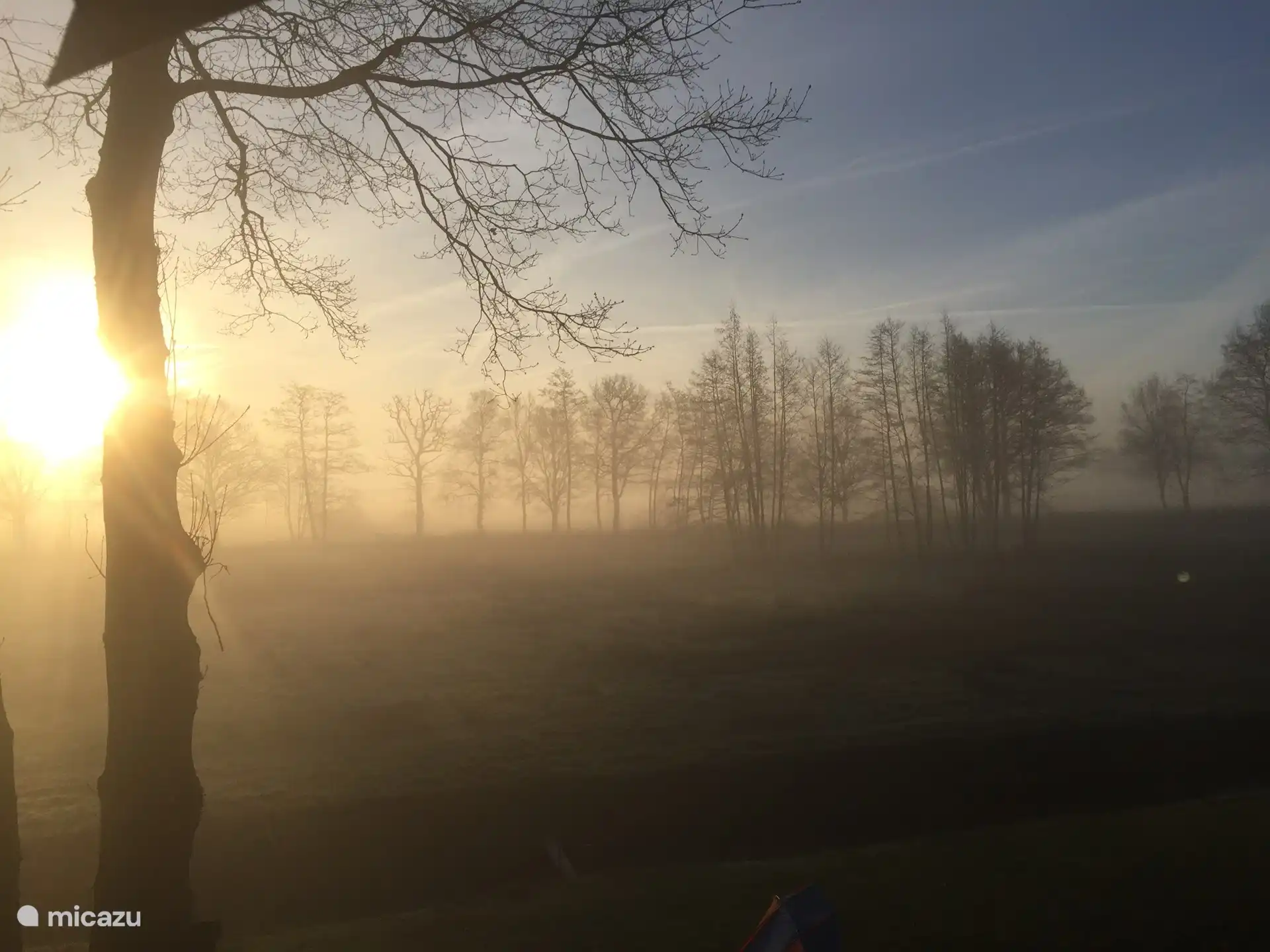 Sonnenaufgang vom Velux-Fenster