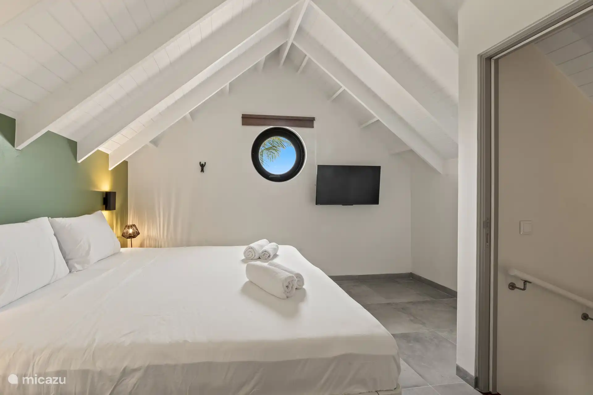 Schlafzimmer 3 befindet sich im ersten Stock