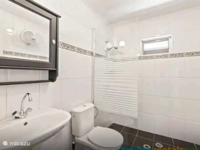 Location de Vacances Curaçao, Banda Ariba (est), Jan Thiel, villa - Villa de vacances Dushi Dolores Salle de bain numéro 2