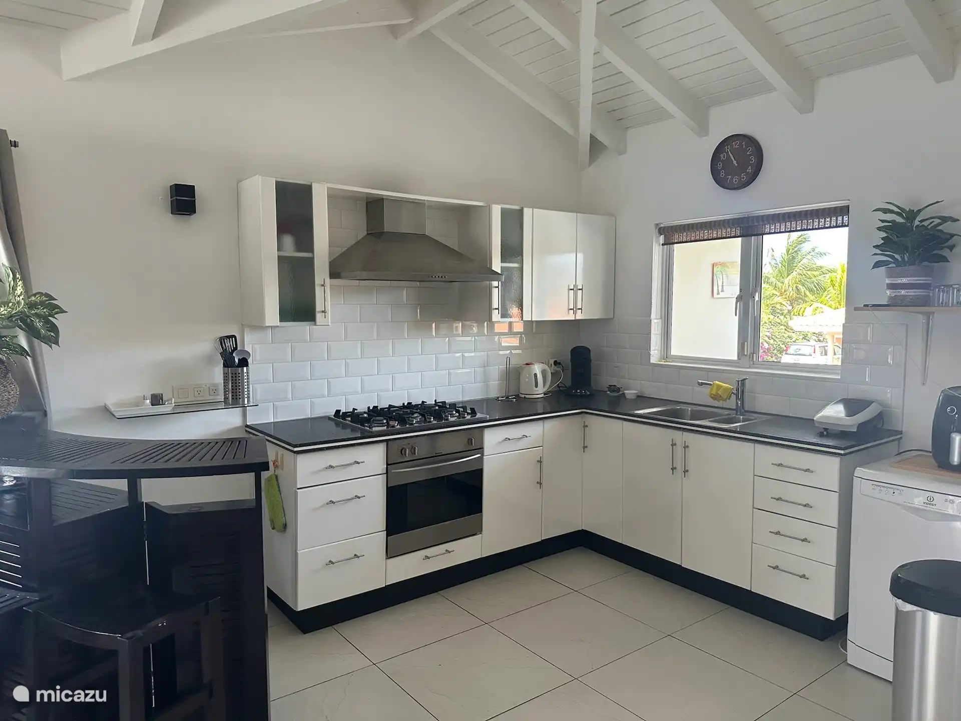 Keuken van alle gemakken voorzien 