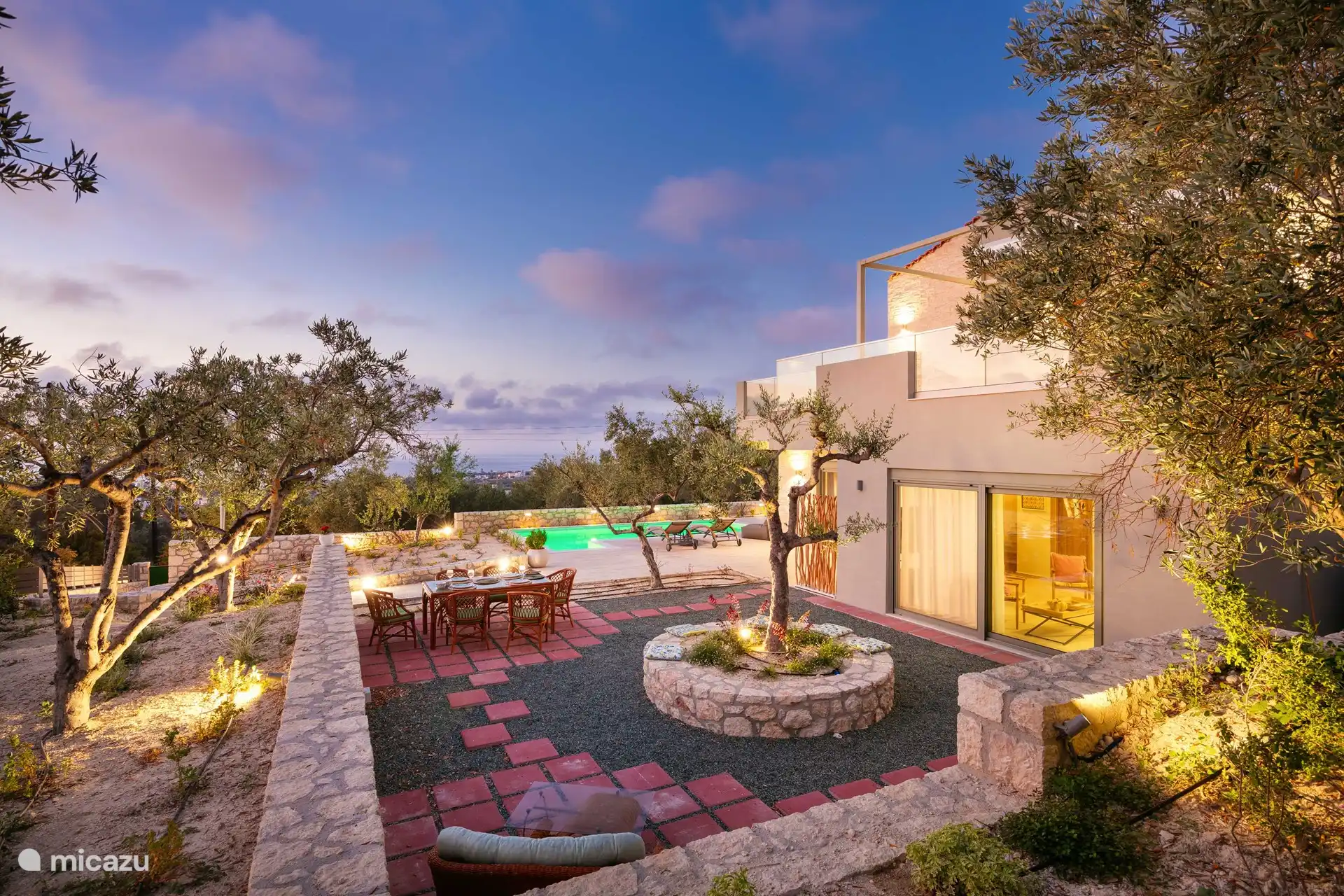 The outside area is ideal for breakfast, lunch or dinner