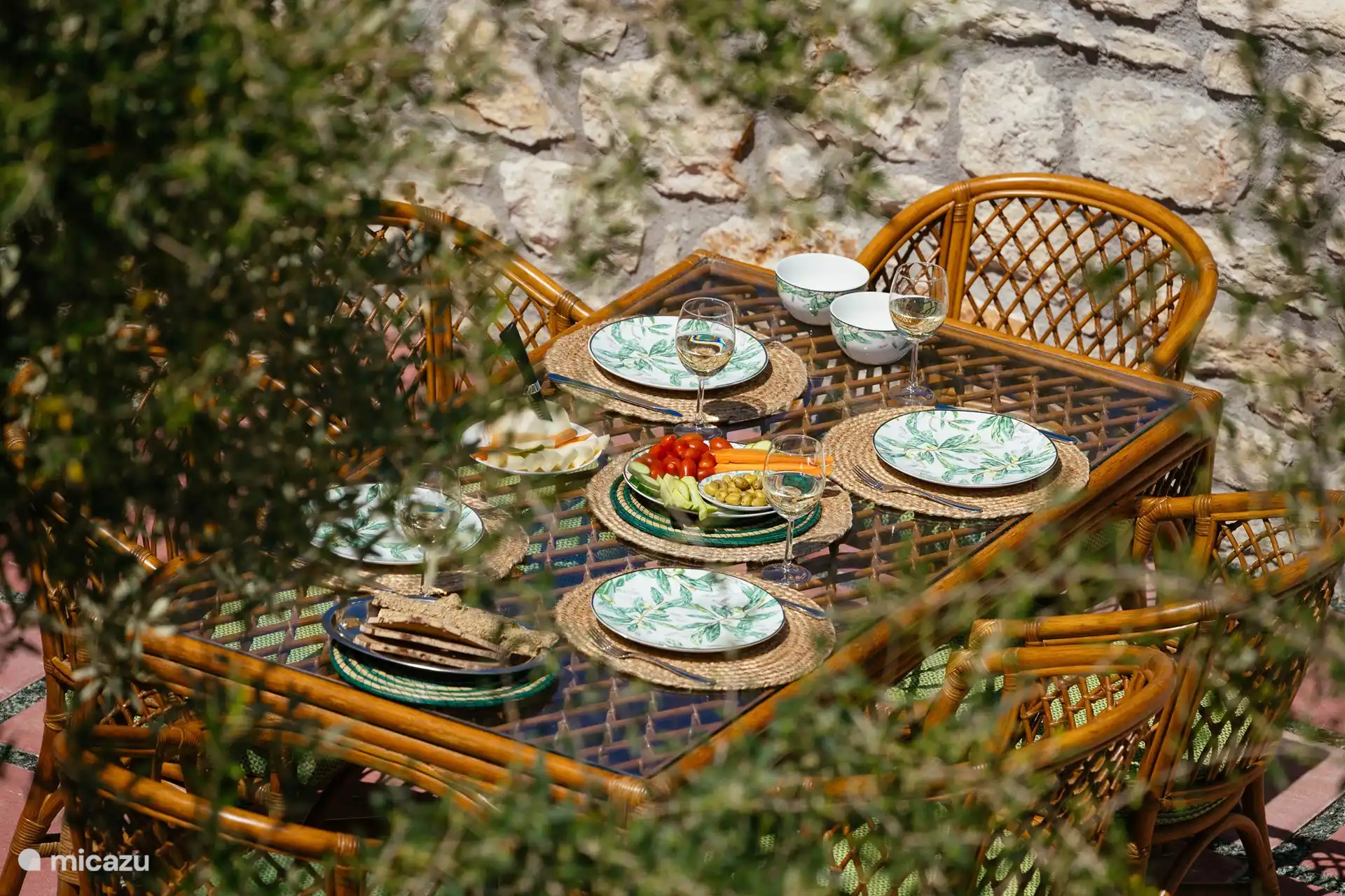 Enjoy your meals outside