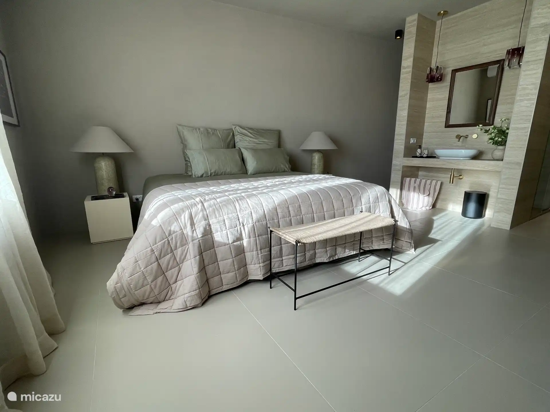 Dormitorio / baño en suite