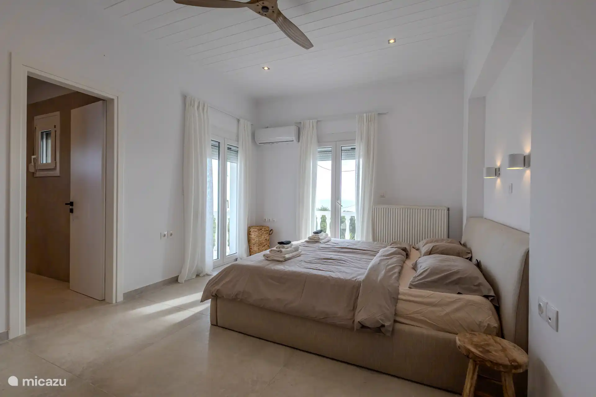 Master Bedroom 1ste verdieping